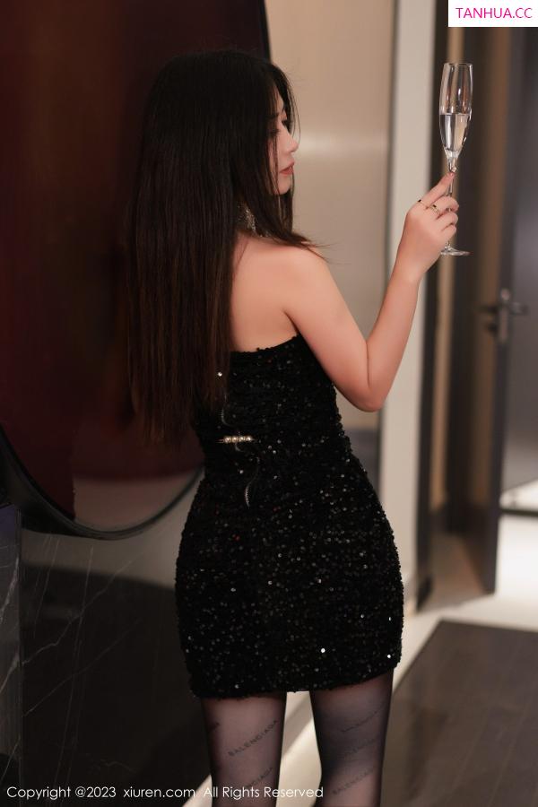 [XiuRen]高清写真图 2023.02.09 No.6244 laura阿姣 黑丝美腿